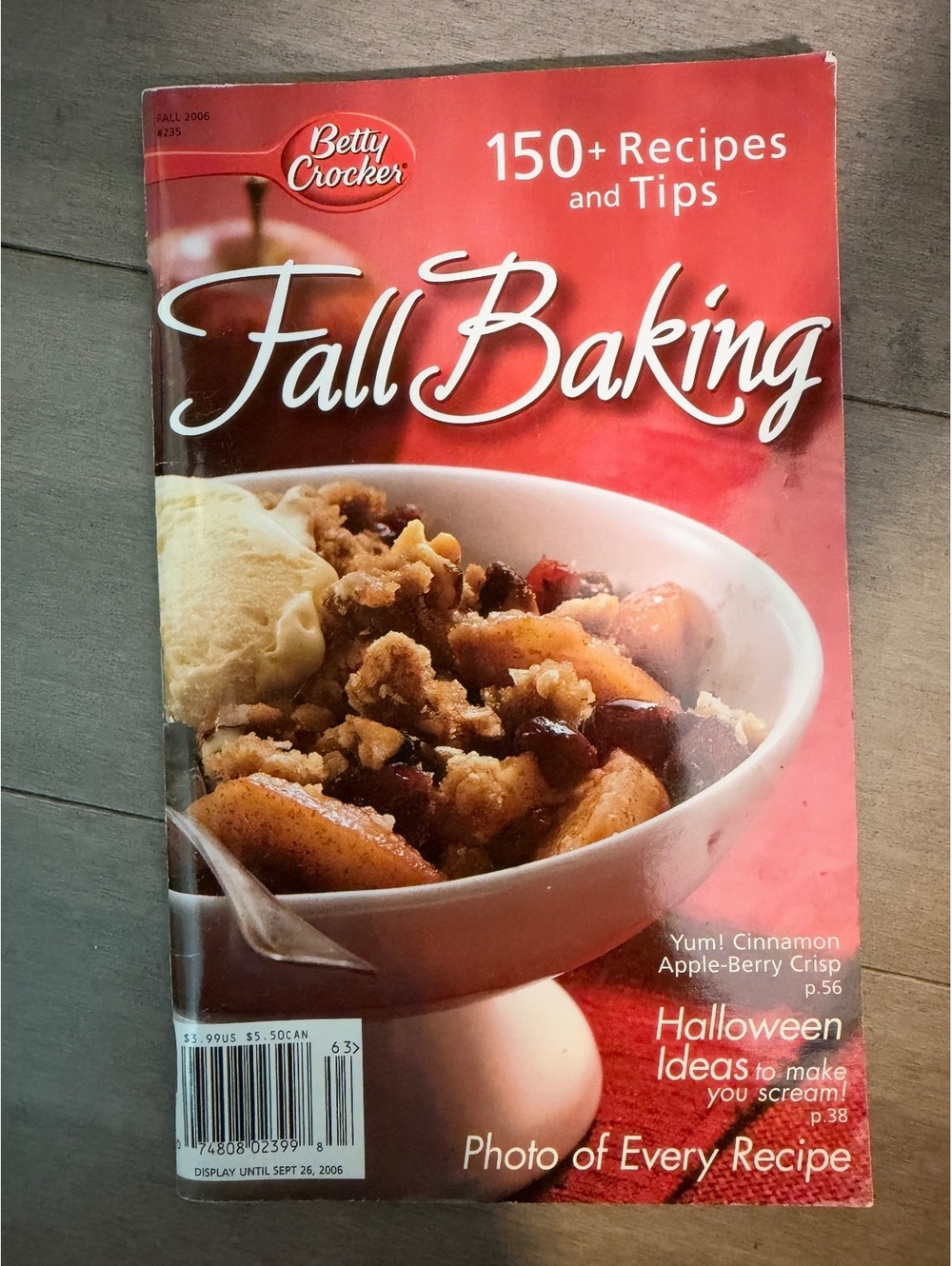 Betty Crocker Fall Baking Cookbook with 150+ Recipes and Tips